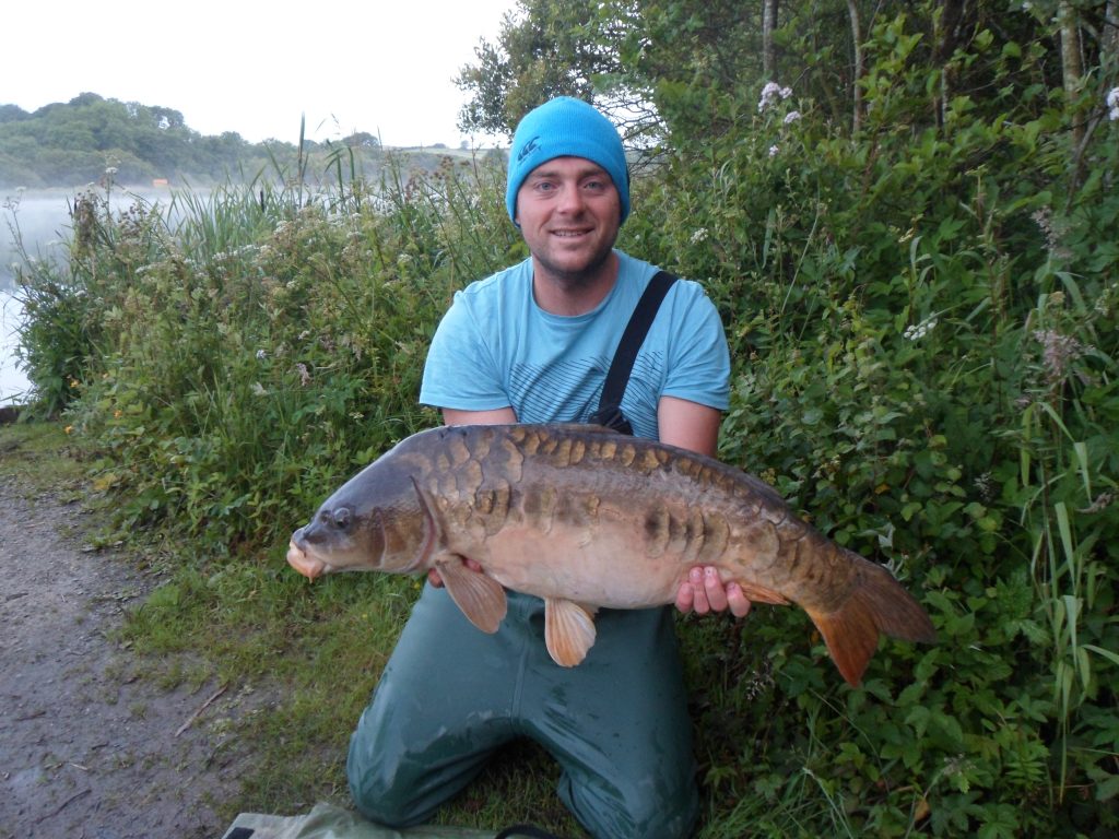 Chris Martin has been in the action again at day ticket venue Lower Tamar. Chris, a venue regular, had this stunning 22lb mirror which was part of an 8 fish catch.